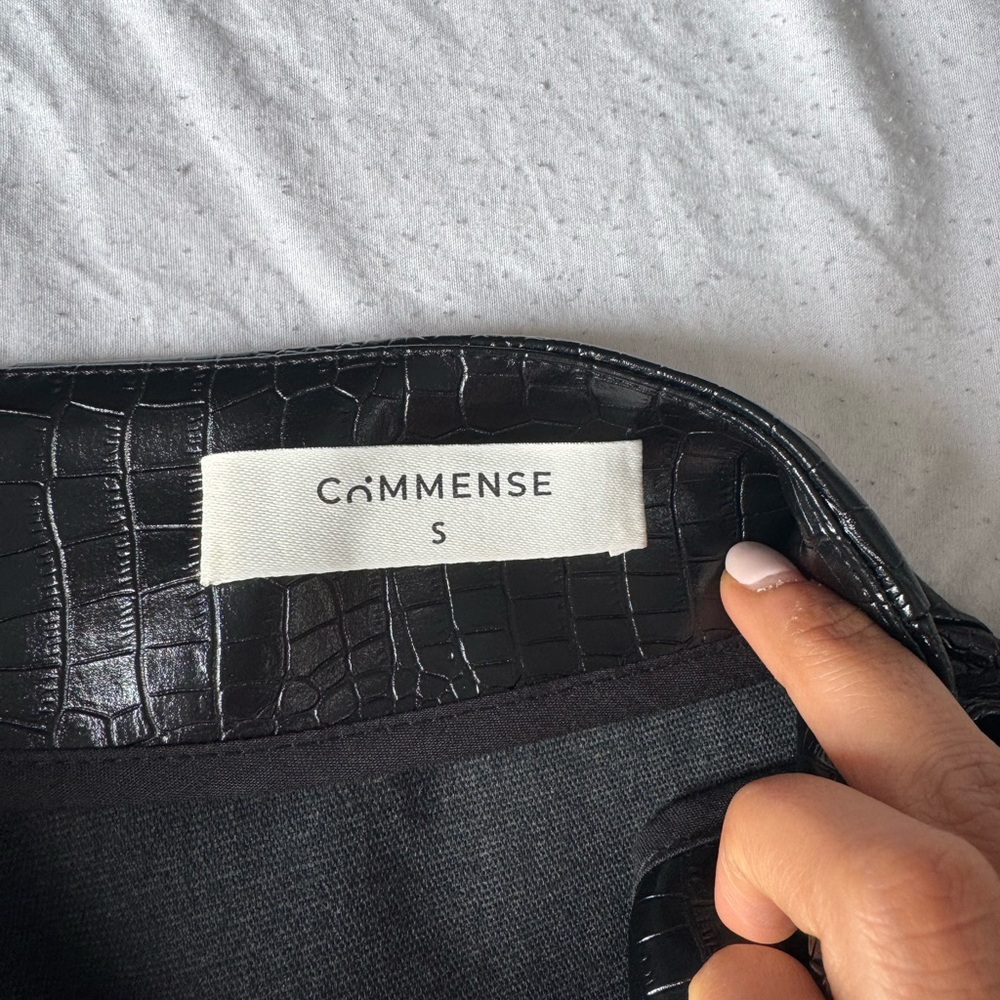 Commense Black Croc-Embossed Mini Skirt - Picture 6 of 7